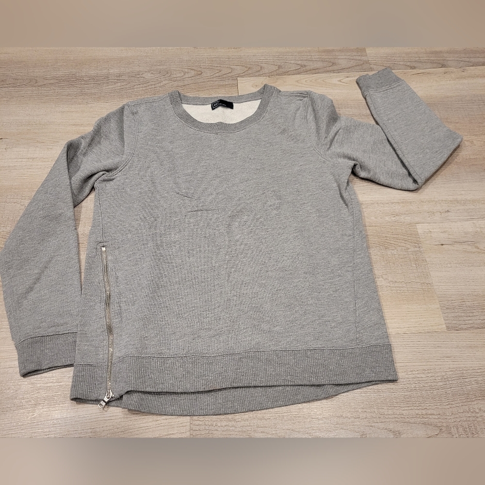 Gap sweatshirt 5